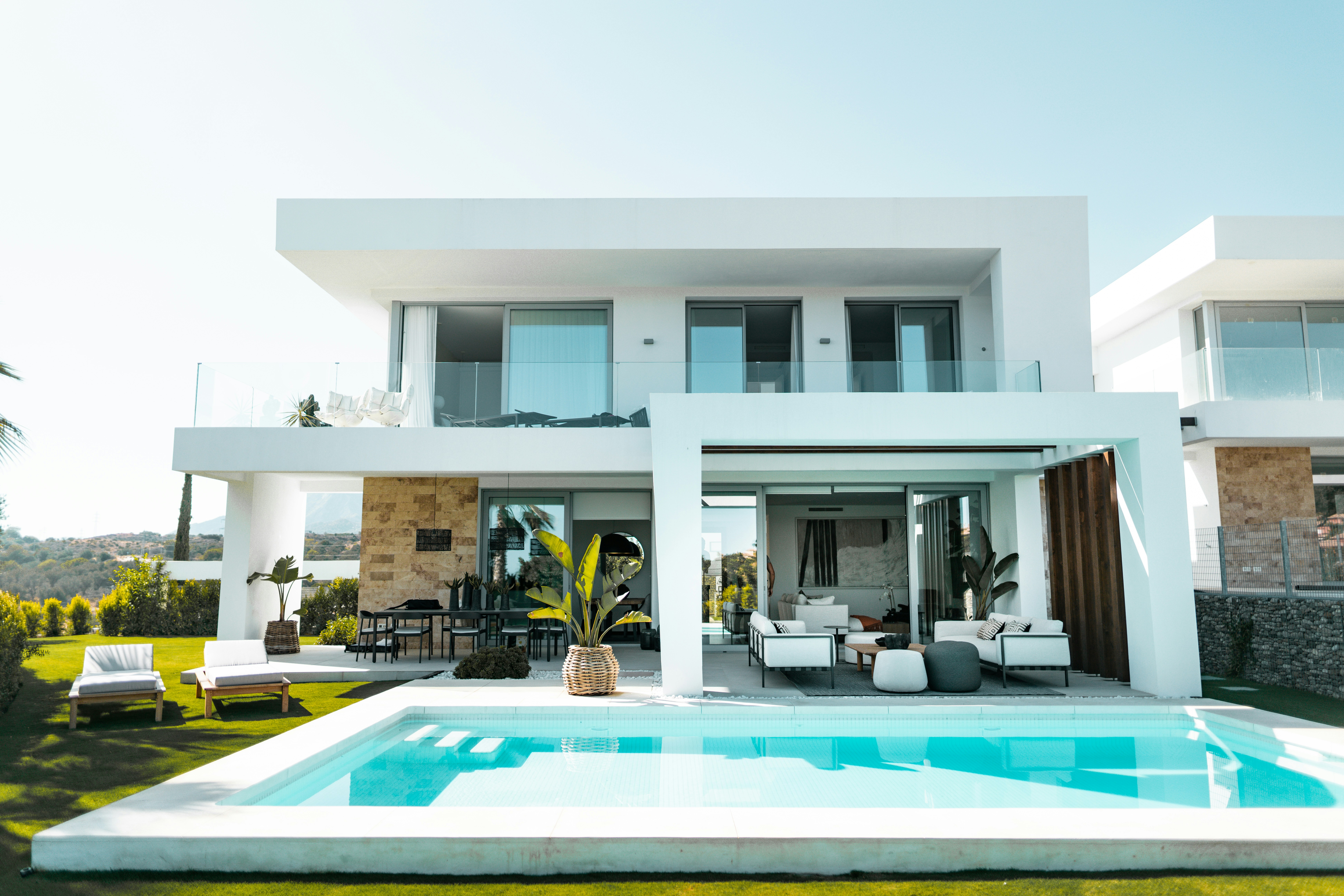 Luxury Homes & Smart Investments